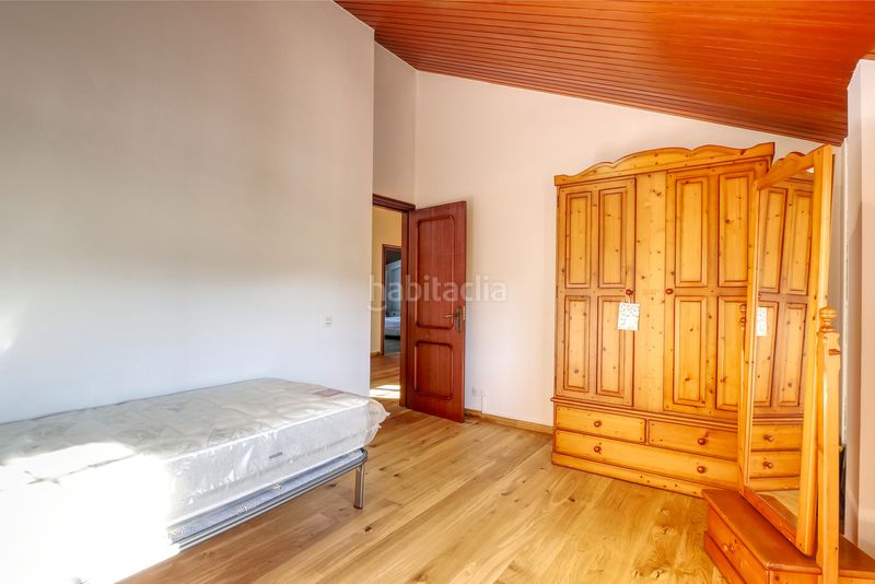 Foto b8e15cf1-6012-47f9-aaf2-e021859a9480. Chalet con camino riscaldamento parcheggio piscina in Sada
