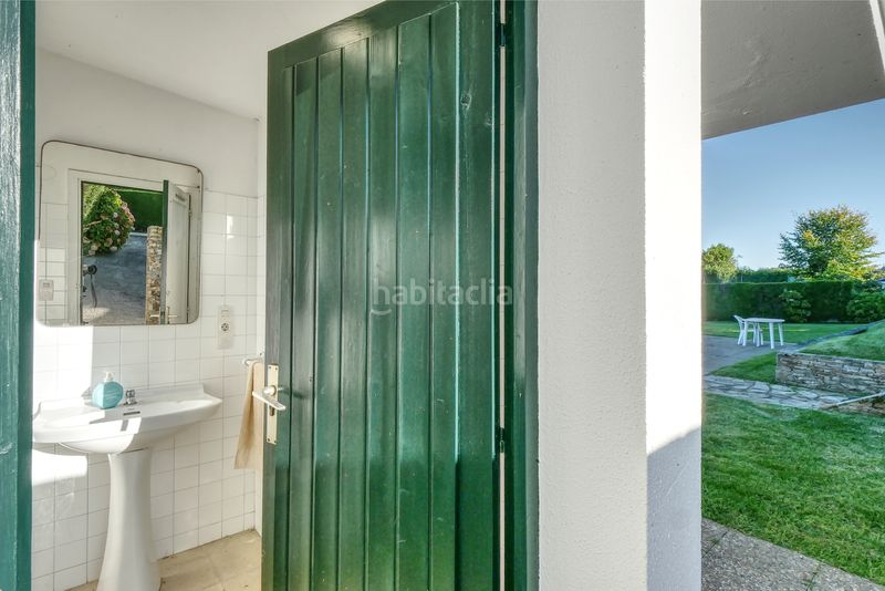 Foto e0149584-bbbe-4c89-b985-5540a3054150. Chalet con camino riscaldamento parcheggio piscina in Sada
