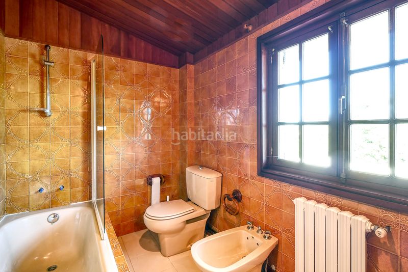 Foto e4ad15e4-58ae-4148-ac7a-4bab9759d2fd. Chalet con camino riscaldamento parcheggio piscina in Sada