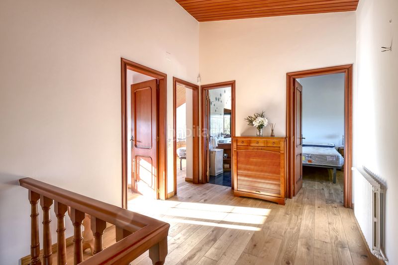 Foto f59da31b-8976-48a3-991d-0b50d9624205. Chalet con camino riscaldamento parcheggio piscina in Sada