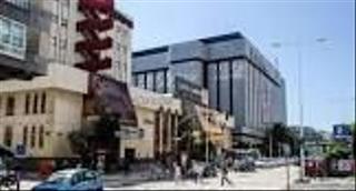 Local commercial en Cuatro Caminos - Plaza de la Cubela. Centro comercial de caminos. local de 60 metros