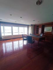 Piso en Ensanche. Linares rivas. 196 metros utiles con garaje y trastero