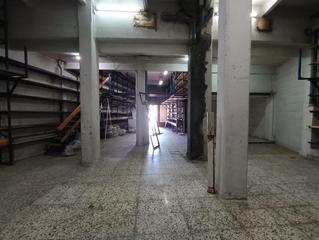 Location Local commercial à Cuatro Caminos - Plaza de la Cubela. Primo de rivera. bajo grande de 125m