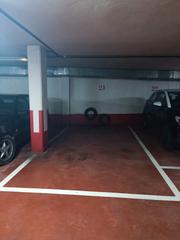 Alquiler Parking coche en Cuatro Caminos - Plaza de la Cubela. Plaza de garaje amplia en alquiler