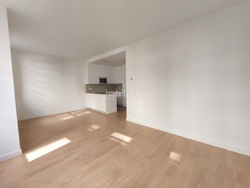 Foto d6fb8171-8f4b-4ac8-94a8-7ede06f75bd0. Rent flat with heating in San Pablo - Juan Flórez Coruña (A)
