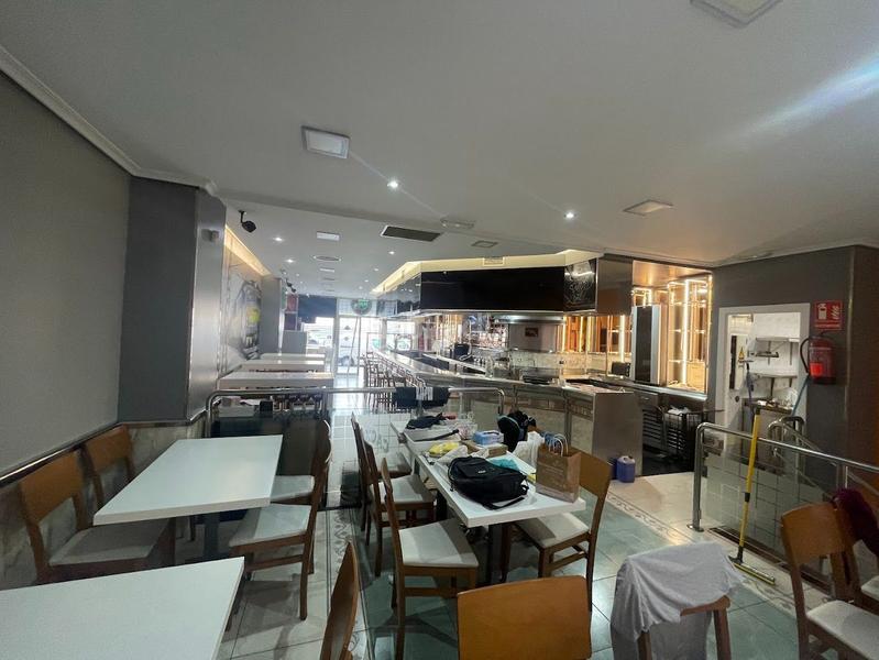 Foto 47378d6e-3a5f-4633-860e-0988e5c04e62. Locale commerciale in Someso - Matogrande Coruña (A)