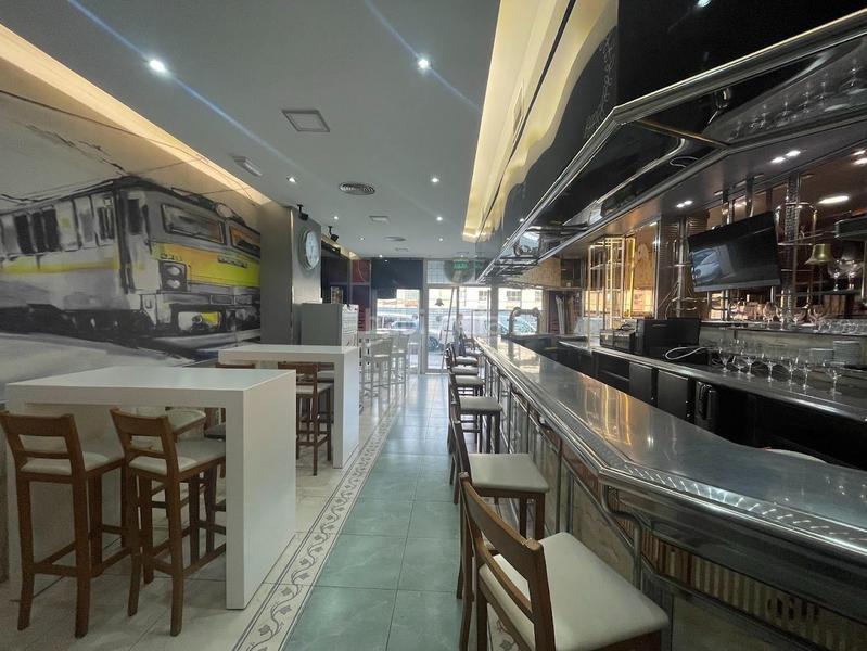 Foto 5f4d0cde-b55d-4634-a538-ac45708f9270. Locale commerciale in Someso - Matogrande Coruña (A)