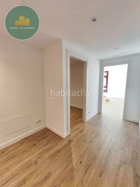 Foto 325c976f-9a2f-47fb-8e5c-1c4ce8b40b46. Rent flat with heating in Cuatro Caminos - Plaza de la Cubela Coruña (A)