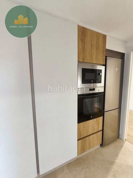 Foto 47f91a34-071a-4aea-86ec-77bfc1ee6062. Rent flat with heating in Cuatro Caminos - Plaza de la Cubela Coruña (A)