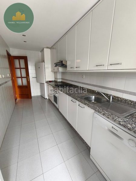 Foto 56f00cb6-b2a8-4789-a1c8-5624a8ff188a. Rent duplex with heating in Someso - Matogrande Coruña (A)