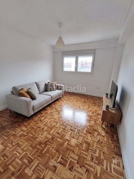 Foto 4457cc44-d523-47b6-a60a-5279c4d16033. Rent flat in Someso - Matogrande Coruña (A)
