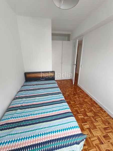 Foto ee38c8da-9959-48a1-9933-6556727e94f0. Rent flat in Someso - Matogrande Coruña (A)