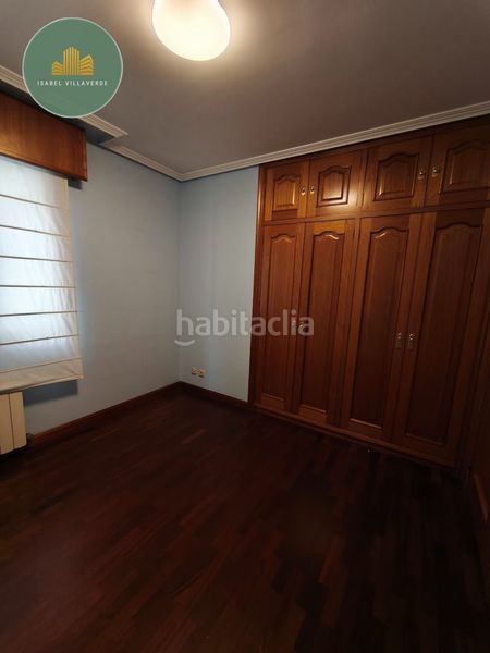 Foto d2664eea-6f8f-4bd0-b274-b476b0527382. Rent flat with heating in Cuatro Caminos - Plaza de la Cubela Coruña (A)