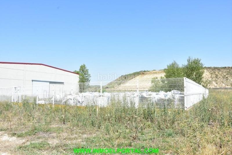 Foto 370320f6-ea49-4f74-81bb-bbe2d0bf9e30. Nave industrial  en Murillo el Fruto