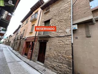 Casa  Medios. Olite casa piedra casco historico