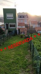 Casa a Lugar castro 17. " casa con jardín en el casco histórico "