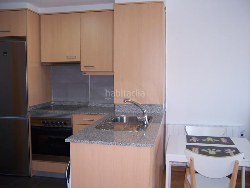 Foto 115236a4-fdf5-41c6-82ef-d44f141446e2. Lloguer apartament a rúa eduardo pondal 39 a Cariño