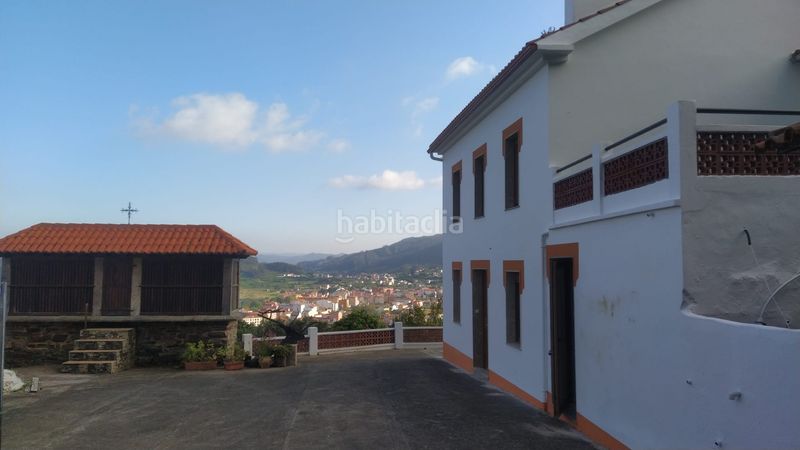 Foto b0e912c4-a783-4368-84e8-5d8172319845. Casa amb aparcament a Cariño