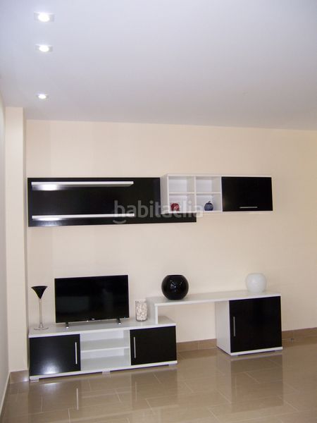 Foto 65dd0464-2e1b-402e-ac47-45fdce1d2a23. Piso en rúa río maguleiro 8 ** primera linea de playa ** en Cariño
