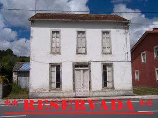 Casa in Lugar esteiro abaixo 3. ** vistas a la ría **  

- vivienda de piedra para restaurar p