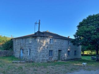 Haus  Avenida de apolinar gomez silva. Se venden dos casas de piedra en o corgo prximas a lugo