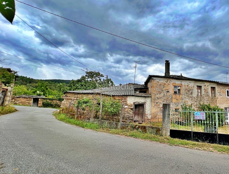 Foto 08458daa-eb19-4009-9257-afadc88b420e. House in Pobra do Brollón (A)