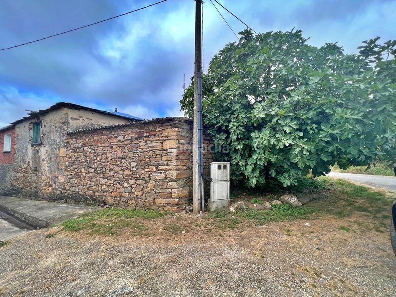 Foto c3fc9acf-ff25-4d46-b570-df69a7222e8e. House in Pobra do Brollón (A)