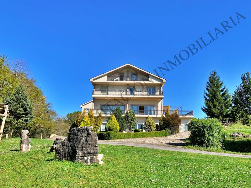 Foto 45676119-6c4c-4f56-b9ae-29bb2095f2be. Edifici a Incio (O)