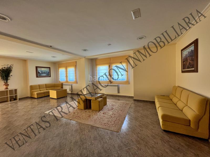 Foto dedafd0e-2fc9-46f0-b901-0cd89270f28f. Edifici a Incio (O)