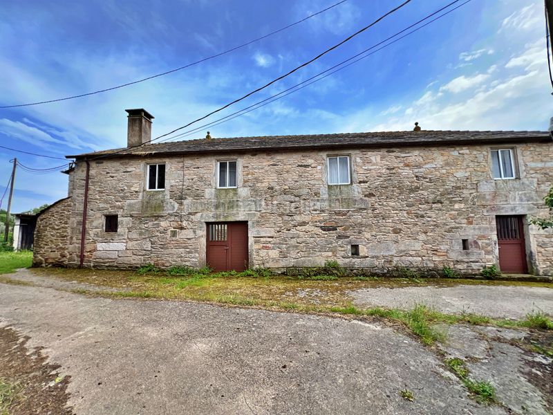Foto a12d43f6-3822-469f-a325-b3ef8b57027c. Casa a Friol