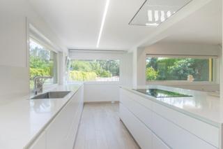 Maison  Avenida salvador allende. Fantástico chalet reformado en san pedro de nós
