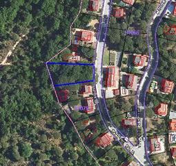 Terreny residencial a Carrer dàlia 17h. Parcela urbana en urbanización la canyera