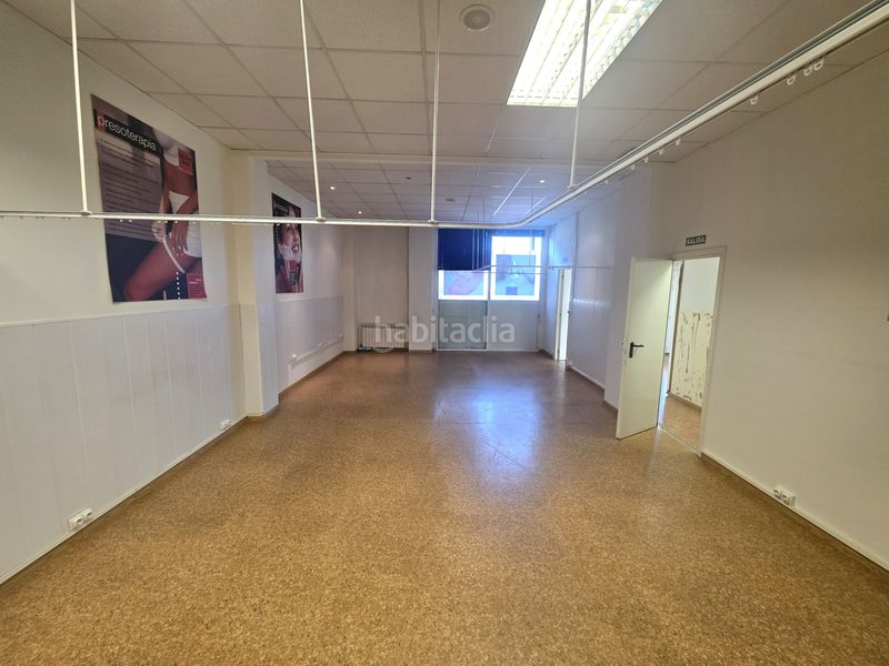 Foto 3a8d728a-54b9-4b1b-8b72-8d74add968be. Lloguer local comercial amb calefacció a Cambre
