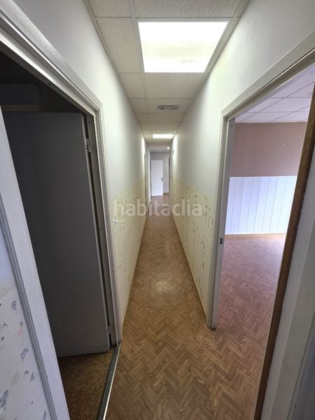 Foto 5b4a19aa-fe13-4a48-b093-411cd64b19ba. Lloguer local comercial amb calefacció a Cambre