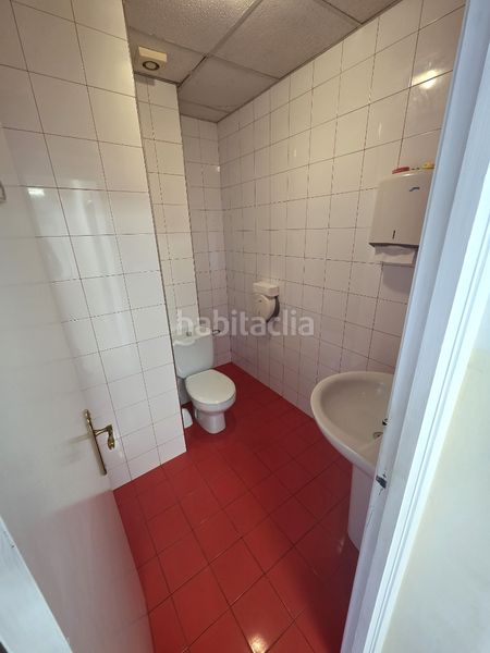 Foto 78520d18-f41f-457b-a5e1-80693ae573b8. Lloguer local comercial amb calefacció a Cambre