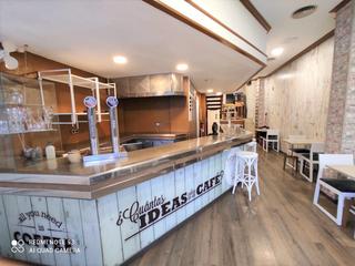 Local Comercial  Ra caballeros. Cafetera montada con amplia terraza