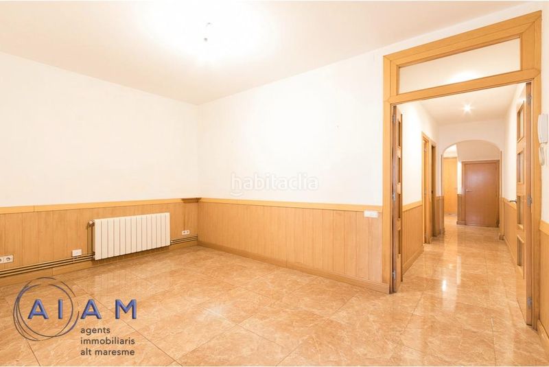 Foto c2ac1ead-be0e-4276-b82e-c1eb2f1c85e7. Planta baixa amb calefacció a Calella