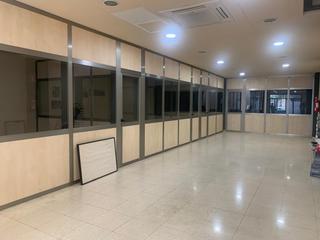 Lloguer Local Comercial a Centre. Gran local comercial en alquiler en pineda de mar