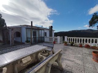 Xalet a Palafolls. Gran casa a cuatro vientos a la entrada de mas carbo