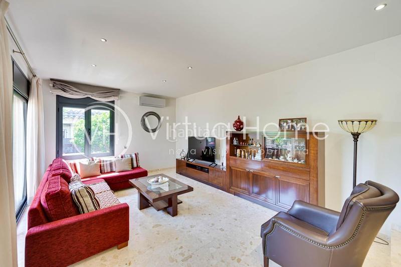 Foto 1a163ed4-f572-4114-b529-e25733d3f54d. Xalet amb calefacció aparcament a Pinemar Pineda de Mar