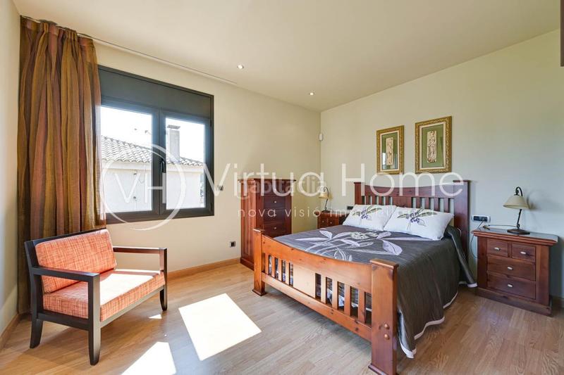 Foto 243fbbcf-483f-4d7e-9b58-d76e83850936. Xalet amb calefacció aparcament a Pinemar Pineda de Mar