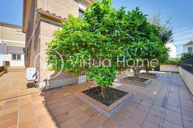 Foto 401c04bf-e728-4b36-b963-2b8413d9233d. Xalet amb calefacció aparcament a Pinemar Pineda de Mar