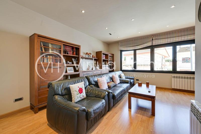 Foto 411bb749-196a-42bb-8873-53e50c3f2794. Xalet amb calefacció aparcament a Pinemar Pineda de Mar