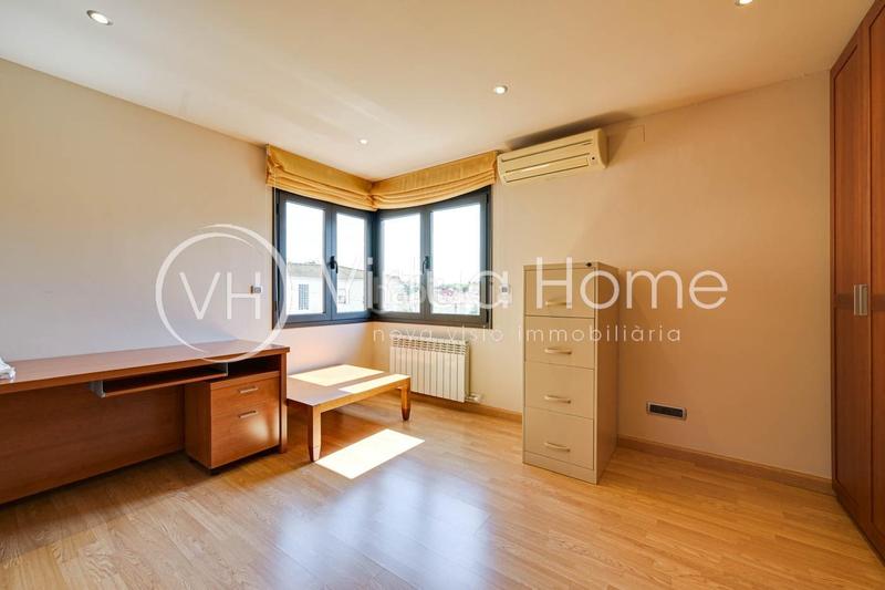 Foto 82ea0c94-e95e-4bc8-bb8a-c20b2de7fb9c. Xalet amb calefacció aparcament a Pinemar Pineda de Mar