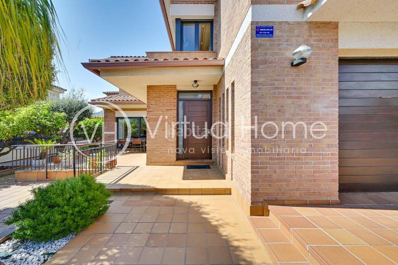 Foto 8d22a065-5d4e-4941-a271-6d647c97d50b. Xalet amb calefacció aparcament a Pinemar Pineda de Mar