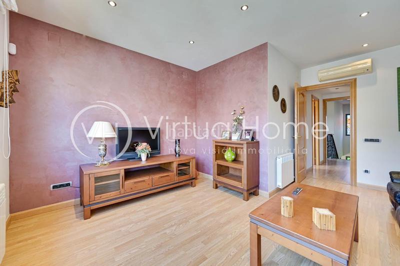 Foto 8f9af44b-1530-4ead-a65c-f218d9417e36. Xalet amb calefacció aparcament a Pinemar Pineda de Mar