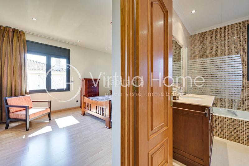 Foto ae37bac0-9711-424c-b0a7-54bad0dca117. Xalet amb calefacció aparcament a Pinemar Pineda de Mar