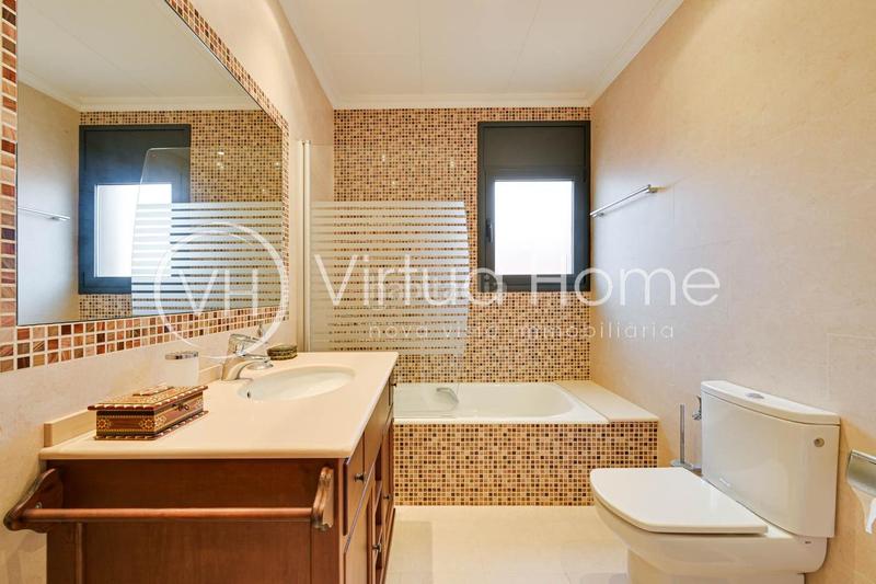 Foto c6a4dd5d-a550-4623-86bf-23cd86064930. Xalet amb calefacció aparcament a Pinemar Pineda de Mar