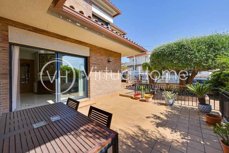 Foto f6589e0f-a07e-4446-b44d-effcbcdb0580. Xalet amb calefacció aparcament a Pinemar Pineda de Mar