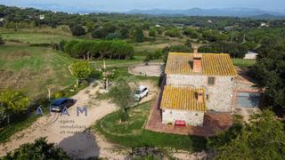 Mas à Residencial Park. Espectacular masia del 1700 en maçanet de la selva